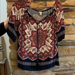 Short sleeve red and navy blouse